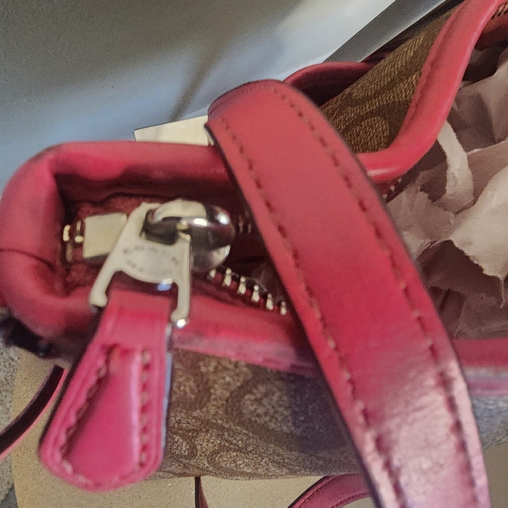 Coach File Signature Crossbody - Picture 8 of 14